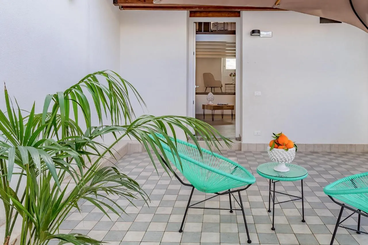 Le Maestranze Deluxe Rooms Sciacca 3*,