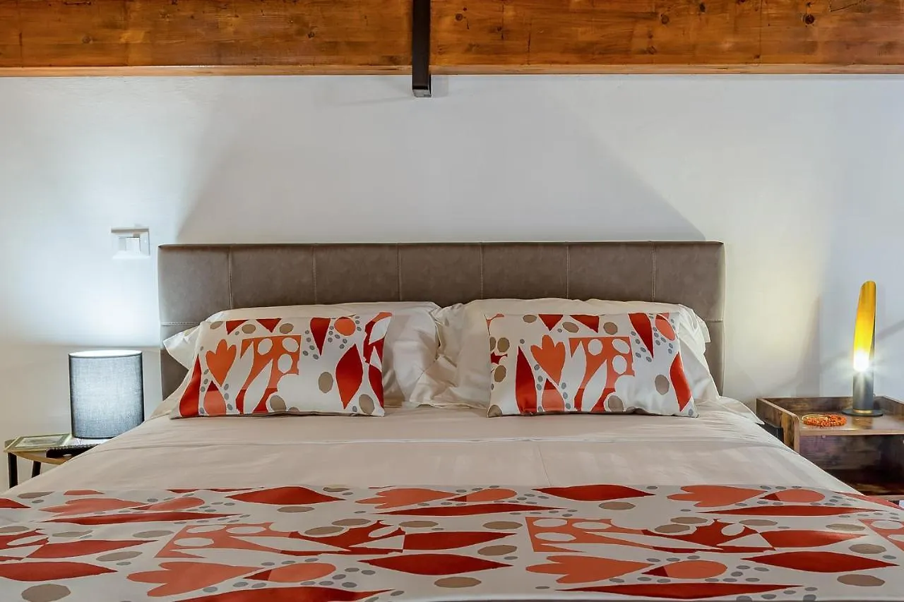 Le Maestranze Deluxe Rooms شاكا